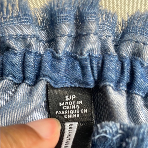 DESIGN LAB LORD & TAYLOR Blue Off-Shoulder Women's Top - Picture 12 of 13